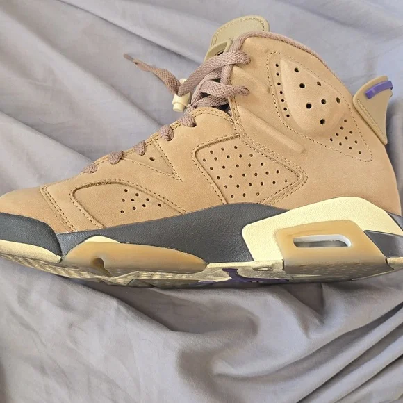Women's Air Jordan 6 Retro GORE-TEX "Brown Kelp" sneaker. Size 8. - Picture 5 of 8